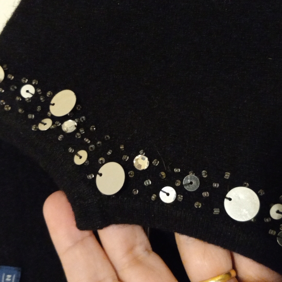 J. McLaughlin sweater cashmere black, size M. NWT. - Picture 4 of 7